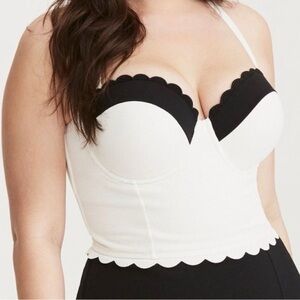 black & ivory scalloped midkini swim top
torrid size 12 (torrid 0)
